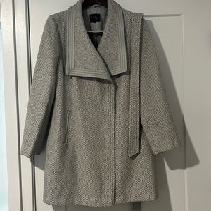 Size XL. Jessica Simpson winter coat with belt.